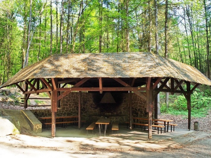 Grillhütte Schwesinger Quelle (Foto: Ralf Blechschmidt) Grillhütte Schwesinger Quelle (Foto: Ralf Blechschmidt)