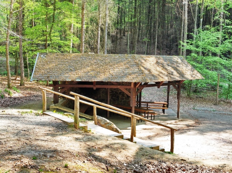 Grillhütte Schwesinger Quelle (Foto: Ralf Blechschmidt) Grillhütte Schwesinger Quelle (Foto: Ralf Blechschmidt)