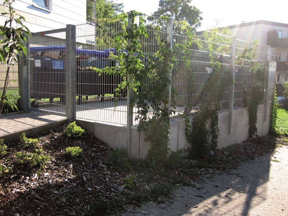 Beispiel Standplatz für Abfallbehälter (Foto: ZKE) Beispiel Standplatz für Abfallbehälter (Foto: ZKE)