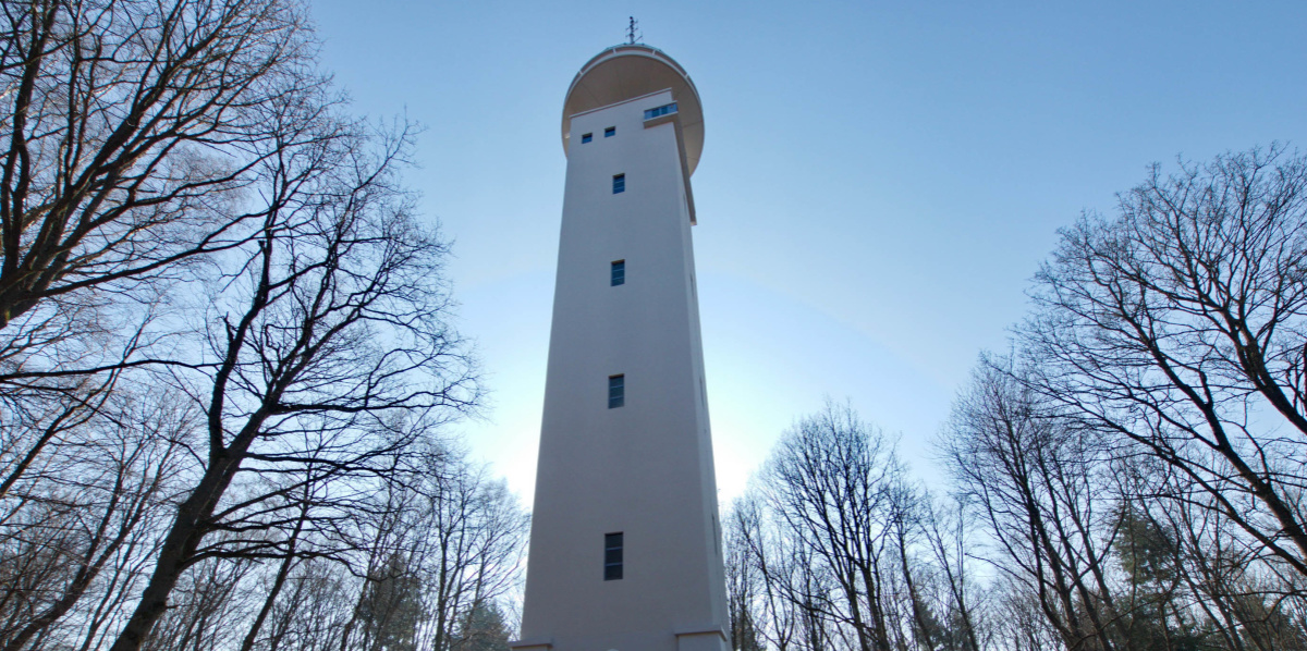 …Küsse auf dem 46 Meter hohen Schwarzenbergturm …Küsse auf dem 46 Meter hohen Schwarzenbergturm