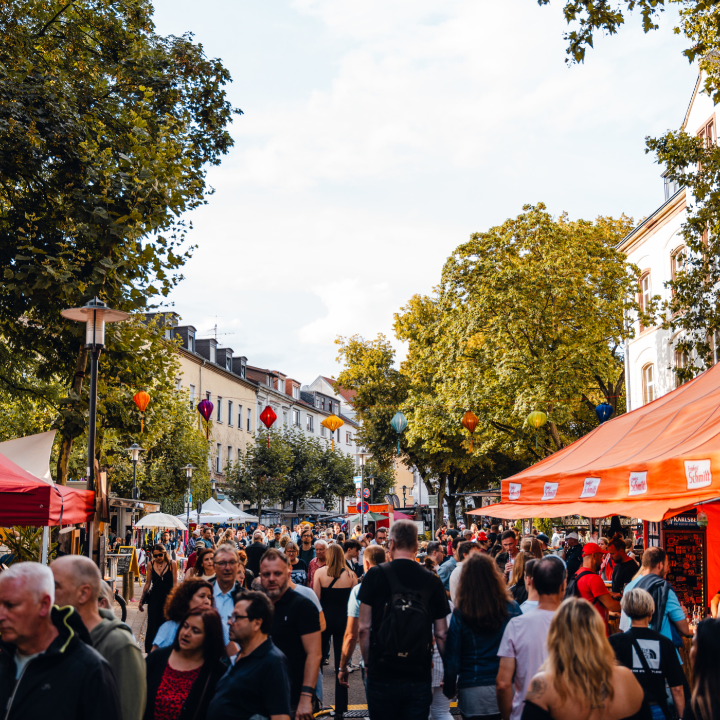 Buntes Treiben auf dem Nauwieser Viertelfest