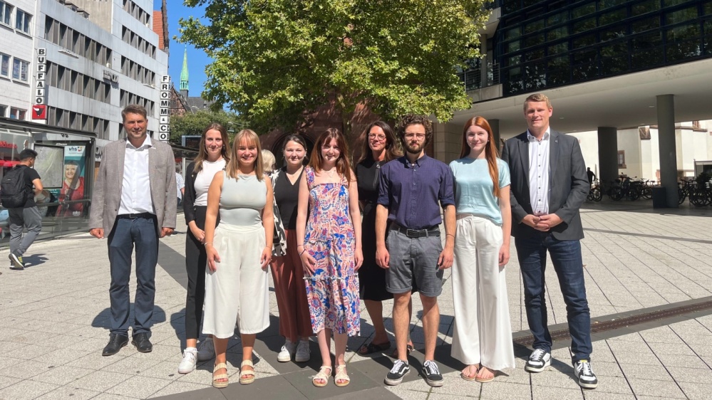 Die neuen Diplom-Verwaltungswirte der Landeshauptstadt Die neuen Diplom-Verwaltungswirte der Landeshauptstadt